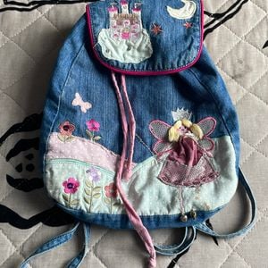 mini mochila em jeans 130497418?action_source=66794&ref=home_home&rsp=1&rspix=1