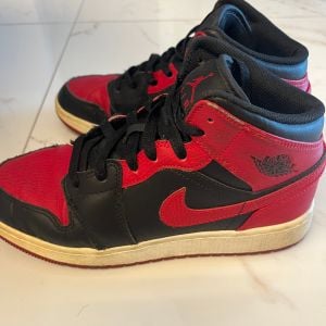 tenis nike jordan vermelho feminino 36 147399249?action_source=76398&ref=home_home&rsp=1&rspix=1