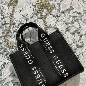 mini tote guess 138223746?action_source=70655&ref=home_home&rsp=1&rspix=1