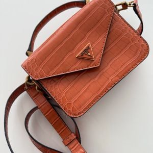 bolsa guess 123560283?action_source=70655&ref=home_home&rsp=1&rspix=1