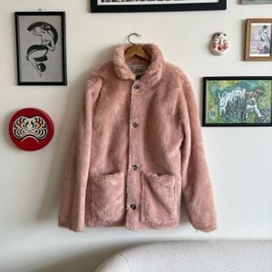 jaqueta de frio peluciada rosa com forro inverno 137004295?action_source=64649&ref=home_home&rsp=1&rspix=1