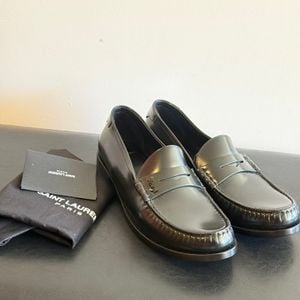 mocassim saint laurent preto 41 143484843?action_source=72470&ref=home_home&rsp=1&rspix=1