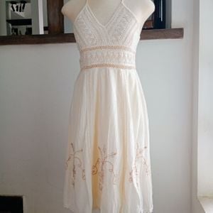 vestido bordado 133348892?action_source=66695&ref=home_home&rsp=1&rspix=1