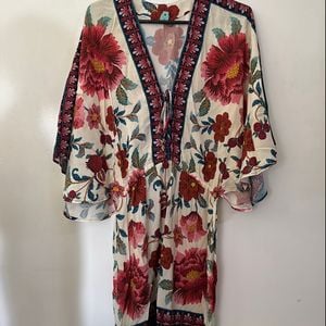 vestido estampado curto farm 135118753?action_source=31319&ref=home_home&rsp=1&rspix=1