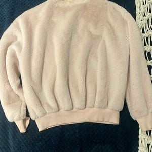 casaco de pelinho bershka 131464242?action_source=69599&ref=home_home&rsp=1&rspix=1