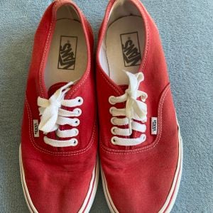 tenis vans vermelho 39 147363037?action_source=76398&ref=home_home&rsp=1&rspix=1