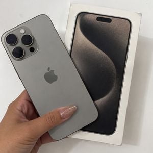 iphone 15 pro max 256gb titanio possuo case 153301000?action_source=67222&ref=home_home&rsp=1&rspix=1
