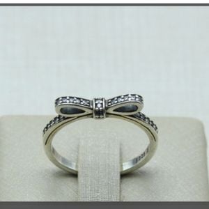 anel pandora em prata 925 123363061?action_source=67326&ref=home_home&rsp=1&rspix=1