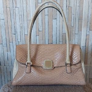 bolsa guess 126693343?action_source=70655&ref=home_home&rsp=1&rspix=1