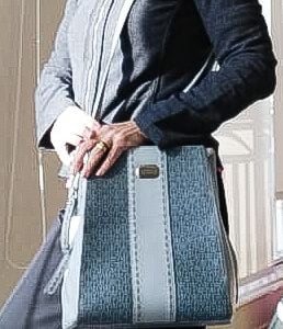 linda bolsa original victor hugo bablia 130707440?action_source=68872&ref=home_home&rsp=1&rspix=1