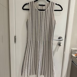 vestido social zara m 150870673?action_source=76596&ref=home_home&rsp=1&rspix=1