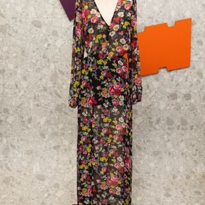 vestido preto floral longo reformation 135242051?action_source=67552&ref=home_home&rsp=1&rspix=1