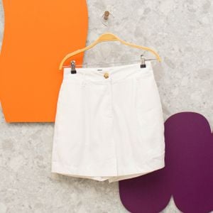 shorts alfaiataria branco patricia foster 143390126?action_source=72238&ref=home_home&rsp=1&rspix=1