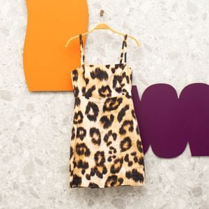 vestido bege animal print barbara bela 143390145?action_source=72238&ref=home_home&rsp=1&rspix=1
