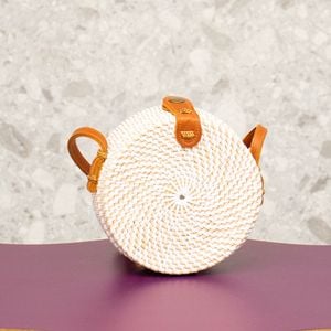 bolsa redonda 138619524?action_source=70786&ref=home_home&rsp=1&rspix=1