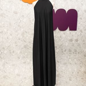 vestido longo preto frente unica cia maritima 142330741?action_source=71446&ref=home_home&rsp=1&rspix=1