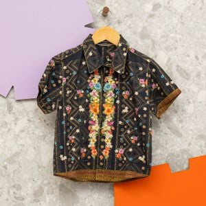 camisa preta floral adriana barra 135271889?action_source=67585&ref=home_home&rsp=1&rspix=1