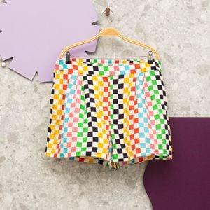 shorts colorido quadriculado bluesteel 137910271?action_source=69037&ref=home_home&rsp=1&rspix=1