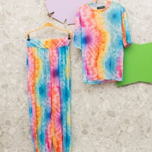 conjunto tule tie dye madnomad 153270169?action_source=77386&ref=home_home&rsp=1&rspix=1