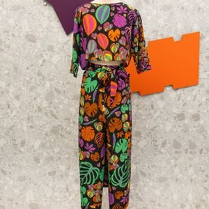 conjunto preto folhagens vanda jacintho x alix ouvernoy 135242030?action_source=67552&ref=home_home&rsp=1&rspix=1