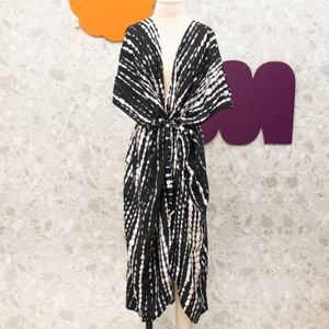 maxi kimono black white estampado 142330688?action_source=71446&ref=home_home&rsp=1&rspix=1