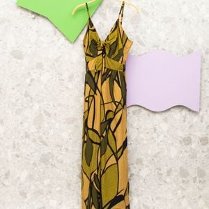 vestido midi verde oliva folhagens rudely 140599702?action_source=70390&ref=home_home&rsp=1&rspix=1