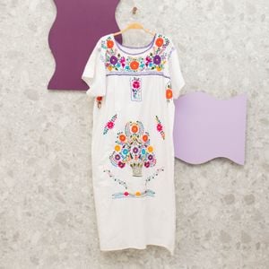 vestido midi branco bordado 141166273?action_source=70621&ref=home_home&rsp=1&rspix=1