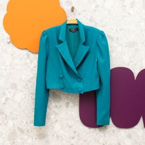 blazer cropped verde mar claro patbo 142330735?action_source=71446&ref=home_home&rsp=1&rspix=1