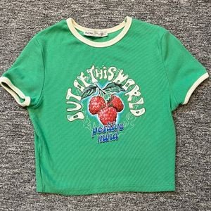 cropped bershka lindo 136081394?action_source=69599&ref=home_home&rsp=1&rspix=1