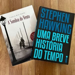 livros a sombra do vento e uma breve historia do tempo 150947767?action_source=76402&ref=home_home&rsp=1&rspix=1