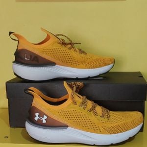 tênis de treino under armour charged quicker masculino - amarelo