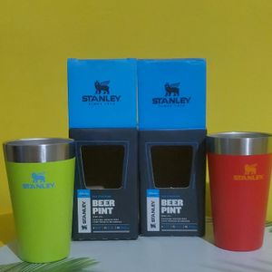 stanley, copos originais 473ml, cor verde neon e vermelho tomate.