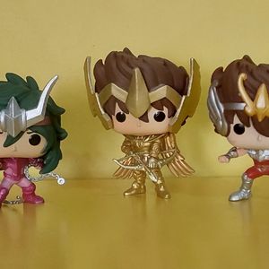 funko pop/ cavaleiros dos zodíacos/ não são originais.