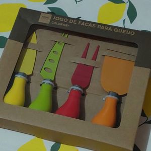 facas para queijo, jogo com 4 peças coloridas e lindas. camicado