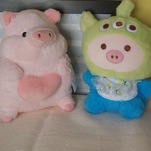dois bichinhos de pelúcia, 30cm cada um. beleza e fofura em dobro.