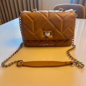 bolsa luiza barcelos matelasse caramelo 152507544?action_source=77487&ref=home_home&rsp=1&rspix=1