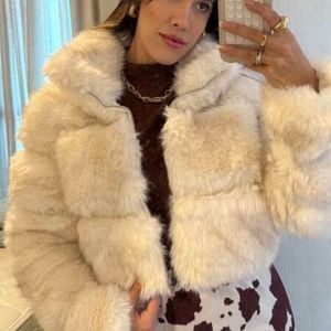jaqueta de pelos off white 141859952?action_source=71711&ref=home_home&rsp=1&rspix=1
