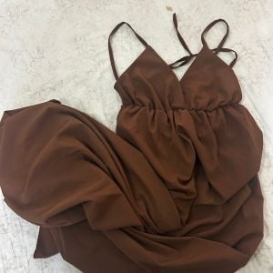 vestido longo marrom costas nuas 146401569?action_source=74549&ref=home_home&rsp=1&rspix=1