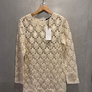 vestido de trico rendilhado com micangas 150784506?action_source=77221&ref=home_home&rsp=1&rspix=1