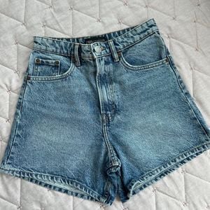 short jeans zara trf azul 34 150806567?action_source=76596&ref=home_home&rsp=1&rspix=1