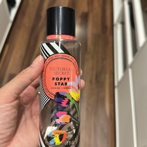 frasco body splash victorias secret poppy star vazio 118238991?action_source=76403&ref=home_home&rsp=1&rspix=1