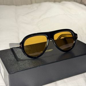 oculos de sol tom ford lente amarela 145315779?action_source=67222&ref=home_home&rsp=1&rspix=1