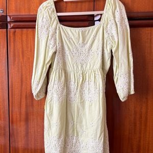 vestido em laise verde 106943994?action_source=68477&ref=home_home&rsp=1&rspix=1