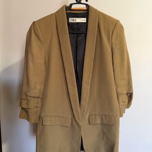 blazer zara feminino khaki pp 138922630?action_source=72470&ref=home_home&rsp=1&rspix=1