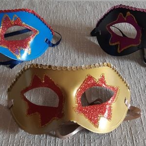 conj 03 pcs mascaras carnaval brilhos lantejoulas 117562352?action_source=67456&ref=home_home&rsp=1&rspix=1
