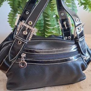 bolsa corello couro legitimo preta 145815071?action_source=64648&ref=home_home&rsp=1&rspix=1