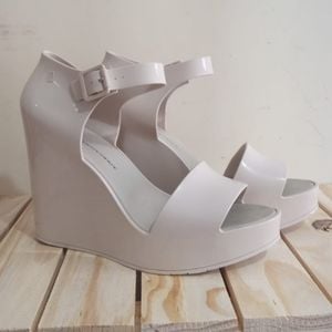 sandalia melissa mar wedge bege 39 151579313?action_source=76405&ref=home_home&rsp=1&rspix=1