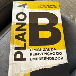 plano b o manual da reinvencao do empreendedor 102287177?action_source=66992&ref=home_home&rsp=1&rspix=1