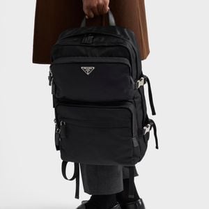 mochila prada re nylon backpack preta large fuul set nova 144671400?action_source=67222&ref=home_home&rsp=1&rspix=1