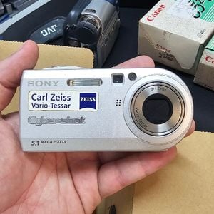 camera sony cybershot 123521250?action_source=31319&ref=home_home&rsp=1&rspix=1